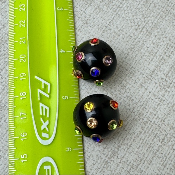 Bubble gum stud button pierced earrings Black resin - Picture 4 of 4